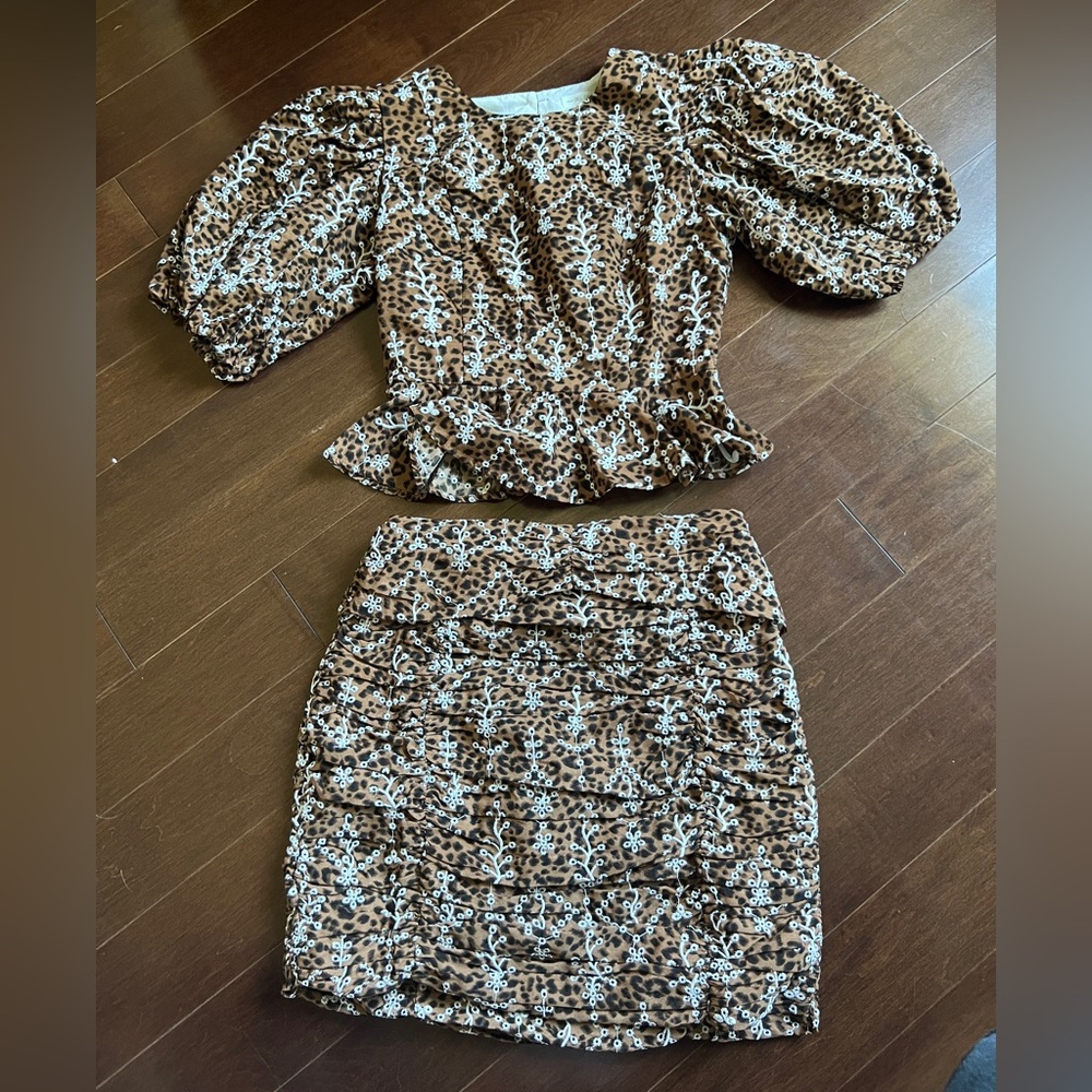 Cheetah eyelet two-piece set